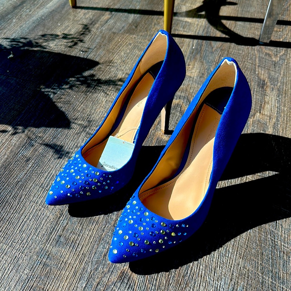 Stradivarius heels size 9 (true to size) in royal blue new with tag